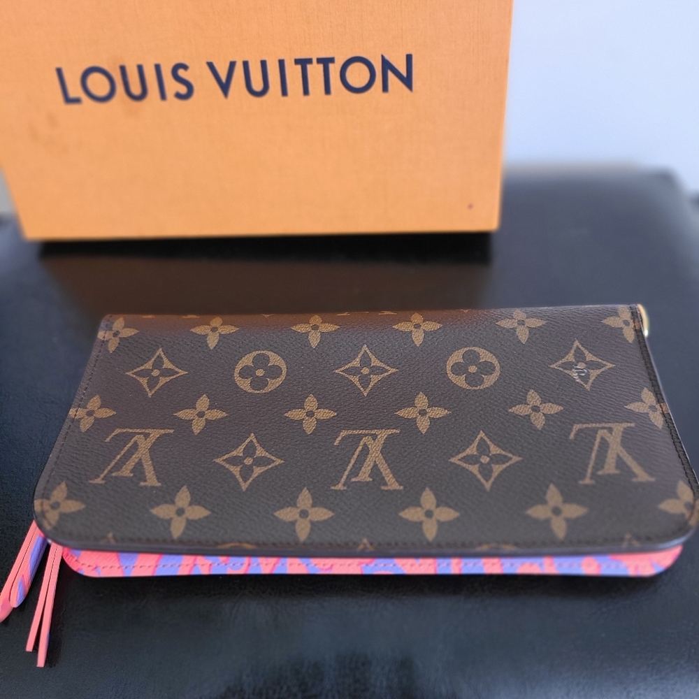 LV Insolite Corail Wristlet/Wallet - Picture 3 of 11